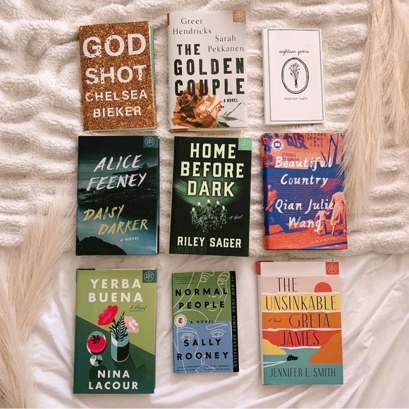 Blind Date with a Thrifted Book🌸 - Picture 3 of 3